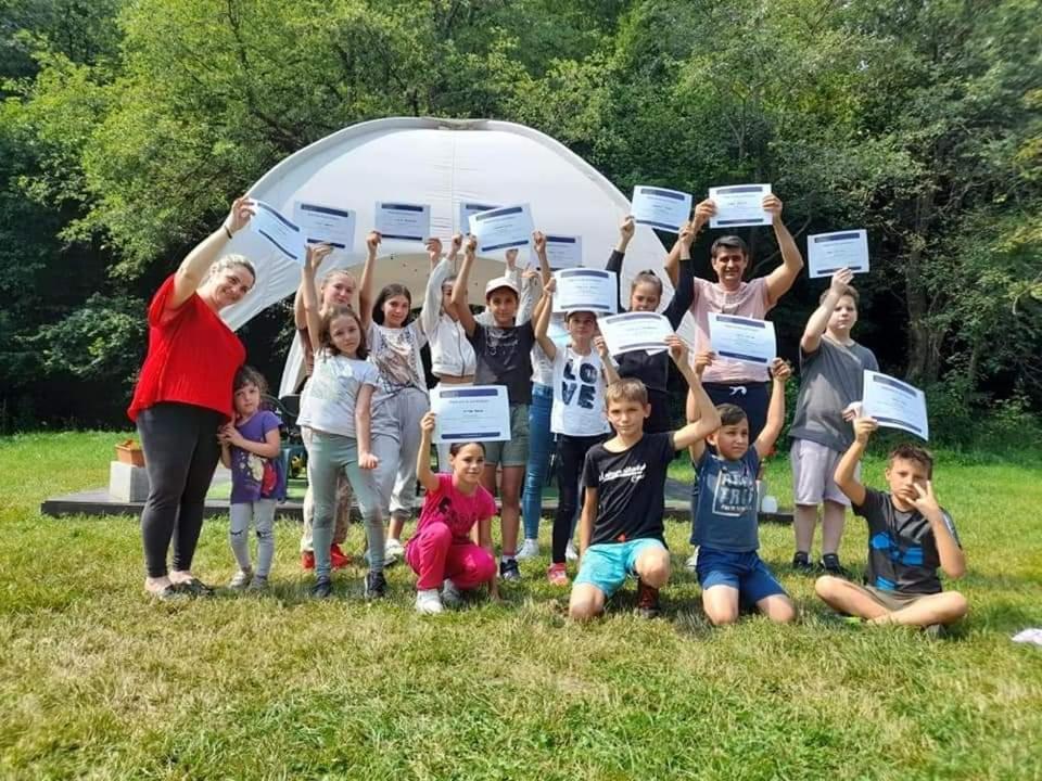 Forest Glamping Braşov Extérieur photo