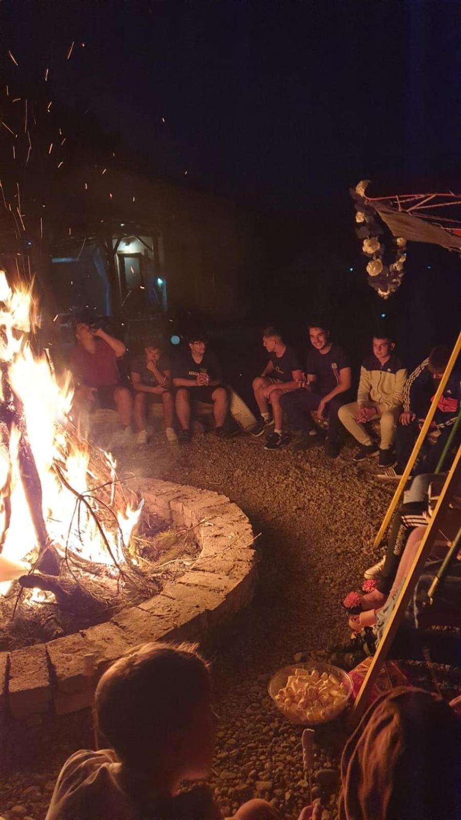 Forest Glamping Braşov Extérieur photo